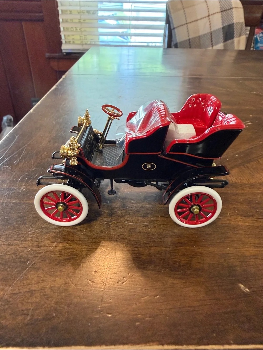 Cadillac Classics 1903 Cadillac Runabout Tonneau toy car in like new condition